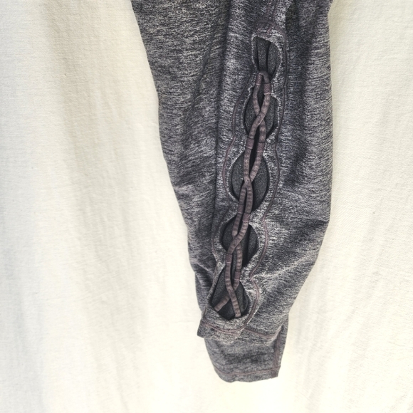 Lululemon Women's Size 4 Tied To It Tight 7/8 Length 25" inseam - Picture 11 of 11